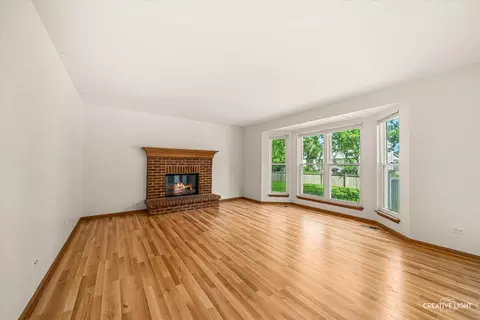 Living - 5313 White Oaks Ct, Plainfield, IL 60586 photo 4 of 4