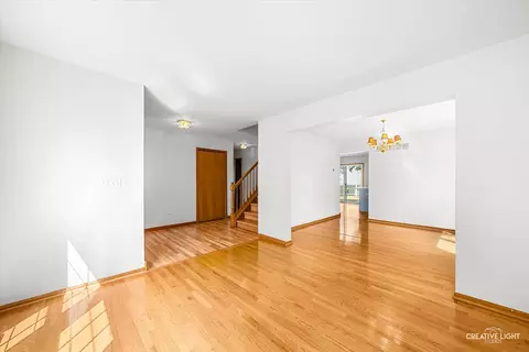 Living - 5313 White Oaks Ct, Plainfield, IL 60586 photo 2 of 4