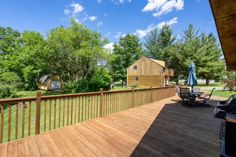 Exterior - 17 Deer Run Rd, Orion, IL 61273 photo 4 of 10