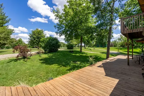 Exterior - 17 Deer Run Rd, Orion, IL 61273 photo 5 of 10