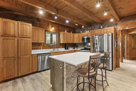 Kitchen - 17 Deer Run Rd, Orion, IL 61273 photo 2 of 2