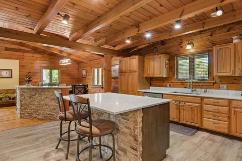 Kitchen - 17 Deer Run Rd, Orion, IL 61273 photo 1 of 2