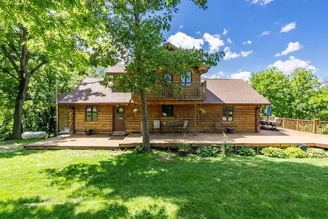 17 Deer Run Rd, Orion, IL 61273