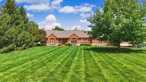 200 Riverbend Blvd, Mahomet, IL 61853