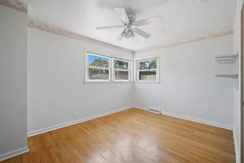 Bedroom - 905 Long Rd, Glenview, IL 60025 photo 1 of 3