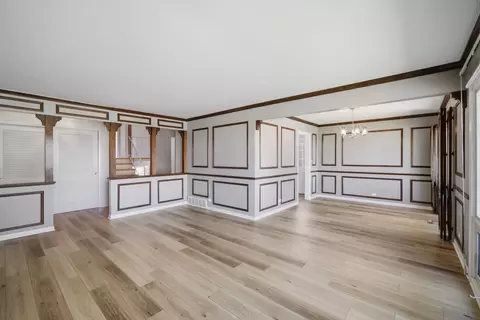 Living - 905 Long Rd, Glenview, IL 60025 photo 2 of 6