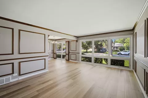 Living - 905 Long Rd, Glenview, IL 60025 photo 1 of 6