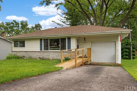 Exterior - 4209 Ponca St, Mchenry, IL 60050 photo 2 of 6
