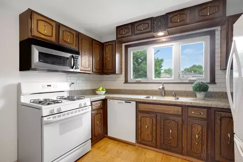 Kitchen - 2217 Keystone Ave, North Riverside, IL 60546 photo 1 of 2