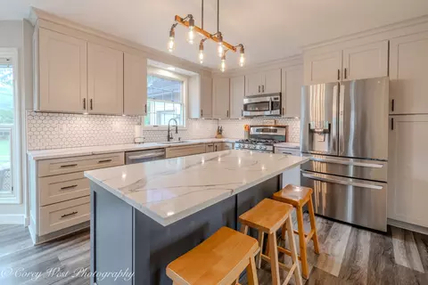 Kitchen - 1431 Steeplechase Rd, Bartlett, IL 60103 photo 2 of 4