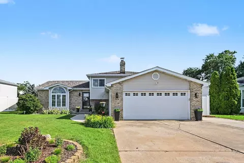 2509 Waterford Dr, Crest Hill, IL 60403