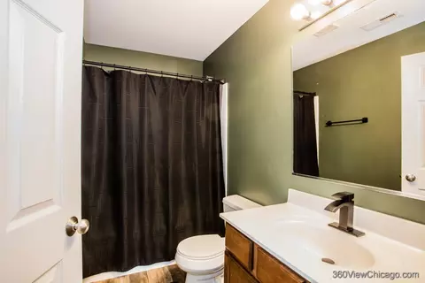 Bath - 1416 Draper Rd, Mchenry, IL 60050 photo 5 of 6