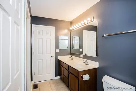 Bath - 1416 Draper Rd, Mchenry, IL 60050 photo 2 of 6