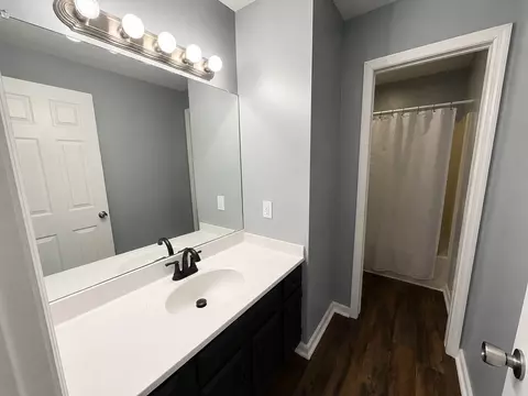 Bath - 1622 Bensington Ct, Normal, IL 61761 photo 1 of 3