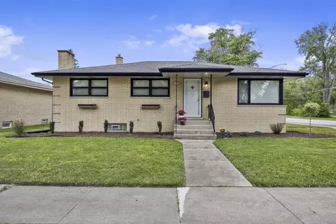 18202 Locust St, Lansing, IL 60438