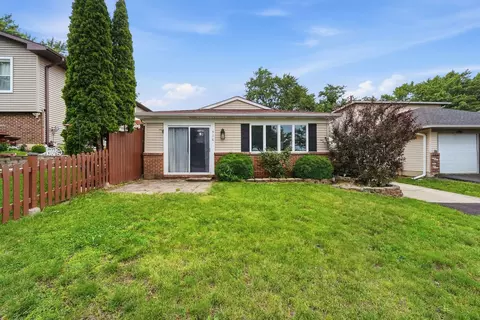 536 Princeton Dr, Bolingbrook, IL 60440