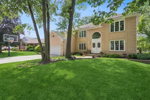2424 Pepper Tree Ct, Lisle, IL 60532