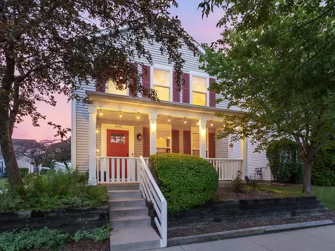 1035 Serendipity Dr, Aurora, IL 60504