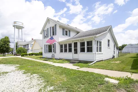 288 S Walnut St, Chebanse, IL 60922