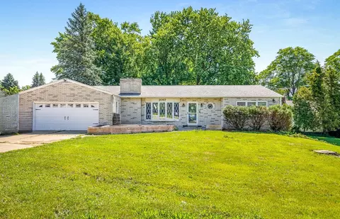 2057 Il Rte N, Freeport, IL 61032