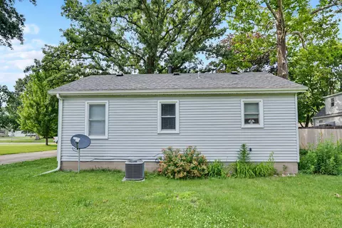 Exterior - 4612 26th Ave, Moline, IL 61265 photo 3 of 5
