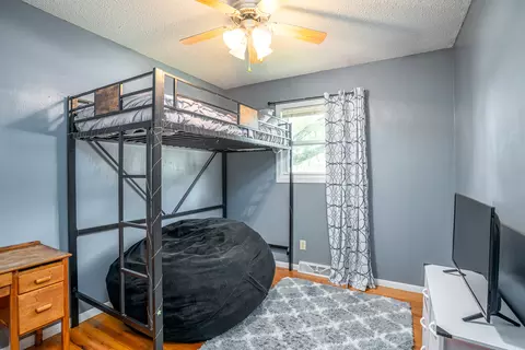Bedroom - 300 W Spring St, Eldridge, IA 52748 photo 3 of 5