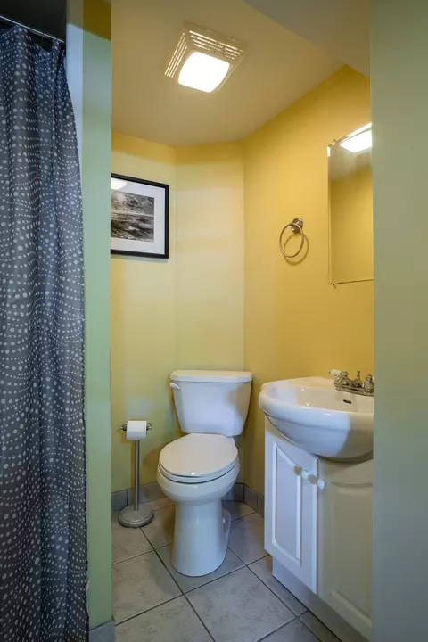Bath - 300 W Spring St, Eldridge, IA 52748 photo 2 of 2