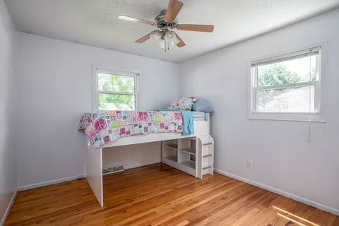 Bedroom - 300 W Spring St, Eldridge, IA 52748 photo 4 of 5