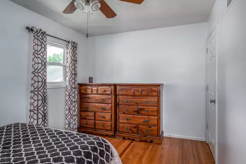 Bedroom - 300 W Spring St, Eldridge, IA 52748 photo 2 of 5