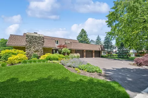 2036 Valley Lo Ln, Glenview, IL 60025