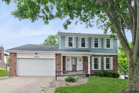7829 Nantucket Dr, Darien, IL 60561