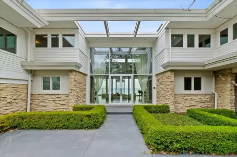 2441 Woodbridge Ln, Highland Park, IL 60035