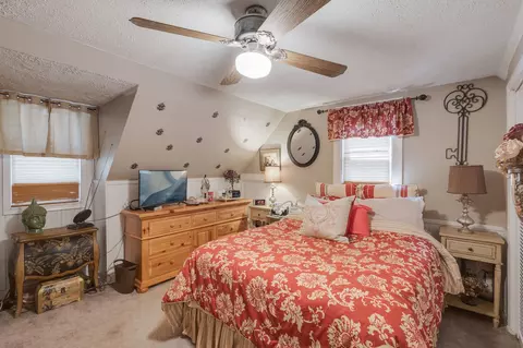 Bedroom - 7522 Arlene Ave, Willowbrook, IL 60527 photo 1 of 2