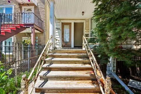 Exterior - 2934 N Gresham Ave, Chicago, IL 60618 photo 1 of 3
