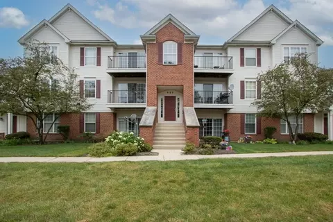 680 Mill Cir #203, Wheeling, IL 60090
