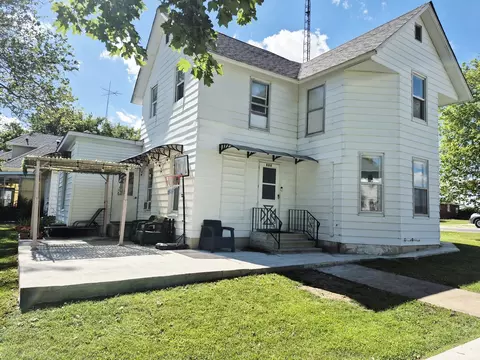 222 N Maple St N, Cullom, IL 60929