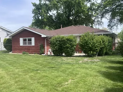Exterior - 1221 Comet Dr, Aurora, IL 60505 photo 4 of 4