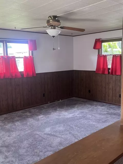 Living - 1221 Comet Dr, Aurora, IL 60505 photo 3 of 4