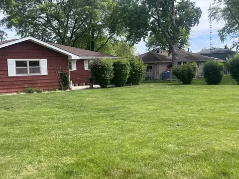 Exterior - 1221 Comet Dr, Aurora, IL 60505 photo 2 of 4