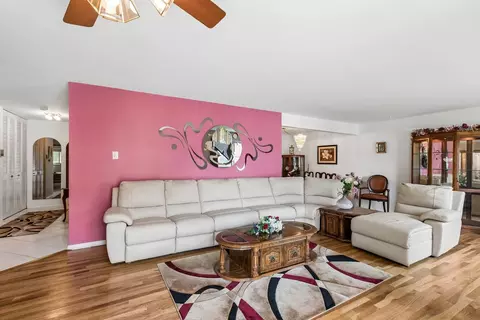 Living - 8924 Kenneth Dr #101A, Des Plaines, IL 60016 photo 2 of 4