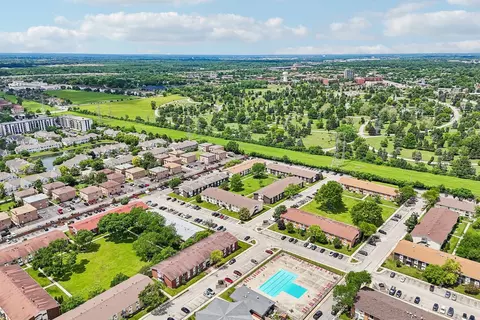 View/Area - 8924 Kenneth Dr #101A, Des Plaines, IL 60016 photo 5 of 7