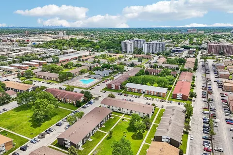 View/Area - 8924 Kenneth Dr #101A, Des Plaines, IL 60016 photo 4 of 7