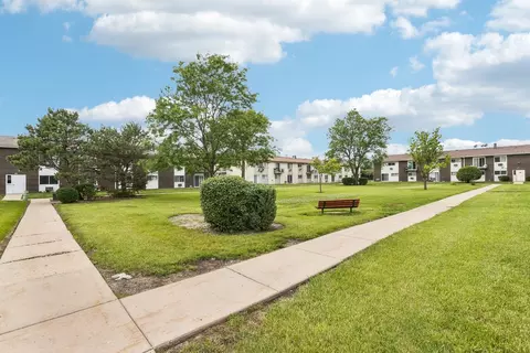 Exterior - 8924 Kenneth Dr #101A, Des Plaines, IL 60016 photo 4 of 4