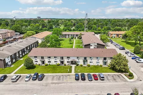View/Area - 8924 Kenneth Dr #101A, Des Plaines, IL 60016 photo 2 of 7
