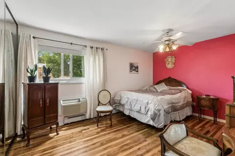 Bedroom - 8924 Kenneth Dr #101A, Des Plaines, IL 60016 photo 1 of 2