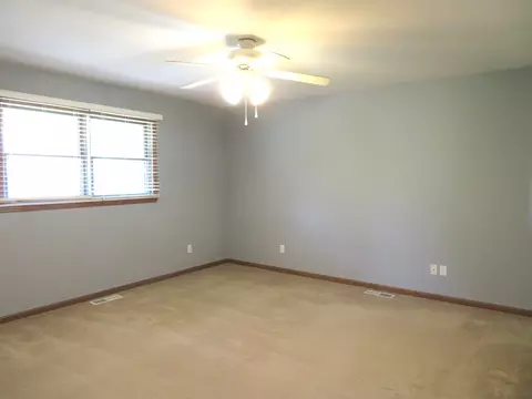 Bedroom - 116 Crabapple Ln, Morris, IL 60450 photo 3 of 6