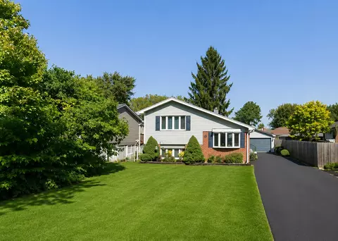 524 Redwing Dr, Round Lake Beach, IL 60073