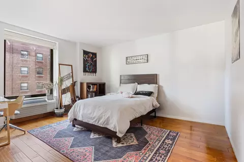 Bedroom - 40 E Delaware Pl #1502, Chicago, IL 60611 photo 1 of 4