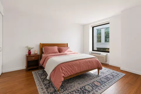 Bedroom - 40 E Delaware Pl #1502, Chicago, IL 60611 photo 2 of 4