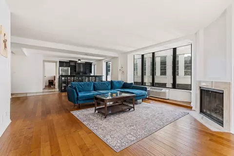 Living - 40 E Delaware Pl #1502, Chicago, IL 60611 photo 4 of 4